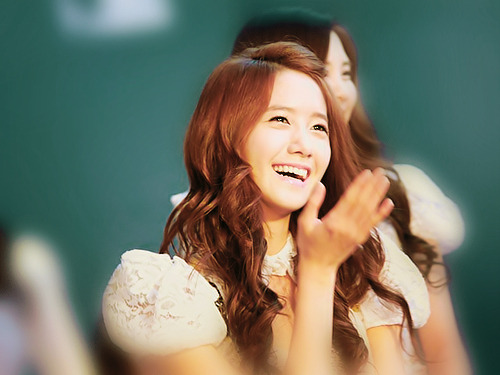 [PICS/GIFS][31/10/2011]†°•°(¯`'•. Gà Bông .•'´¯)°•°†,๑۩۩۞۩۩๑Ếch Bông Vồ Nai Tơ๑۩۩۞۩ ۩๑ - Page 40 Tumblr_lzf2jm6Eo01r7igjco1_500