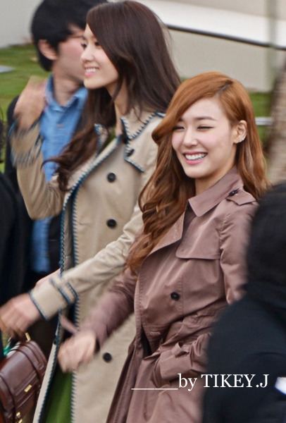 SNSD @ Burberry Prorsum 2012 Tumblr_lzq7qkohae1qfrjfbo2_500