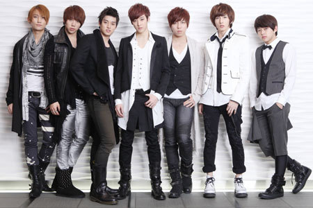 280212 U-Kiss en la entrevista Especial Oricon Tumblr_m054wxF0461qaq5eko1_500