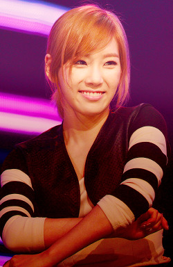 [PICS]Happy Birthday Kim Taeyeon Tumblr_m0ladcjgXy1r41zxoo8_250