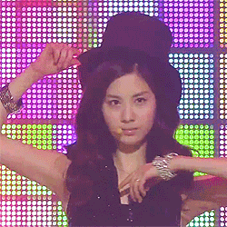 [GIFs] All about our girls Tumblr_m0z3dycuHj1qkv0qvo1_250