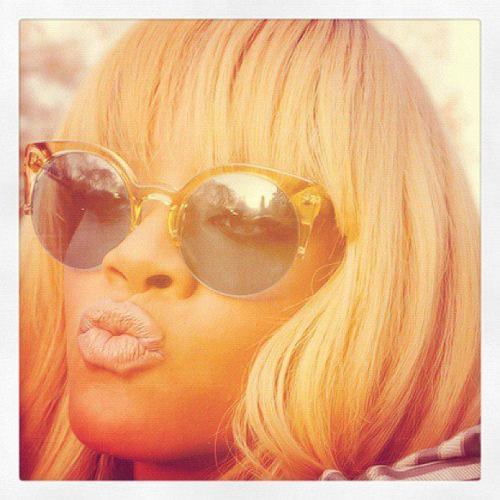 Rihanna .  - Page 26 Tumblr_m1q0t24E5E1qgy8r3o1_500