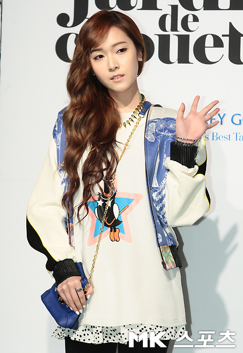 [PIC][10-04-2012]Jessica xuất hiện tại "Jardin De Chouette Collection Fashion Show" vào chiều nay Tumblr_m29dhgFNYO1qitdj1o1_500