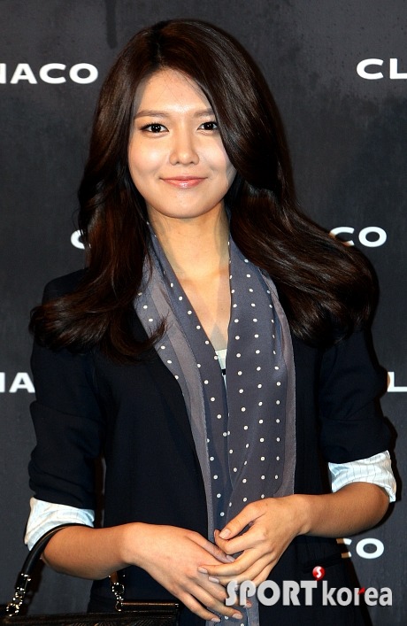 [Pics] Sooyoung en evento de Club Monaco Tumblr_m29zfaEvS21rs4vslo2_500