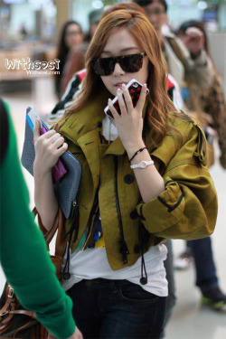 [PICS][25/04/2012]Jessica @Incheon Airport Tumblr_m317yxegxK1r4oun7o3_250