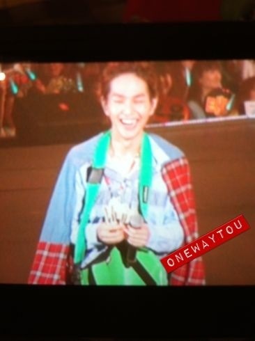 120425 Onew @ 'SHINee World 2012' Japan Arena Tour in Fukuoka Tumblr_m31em7mUgJ1r8fs1io1_400