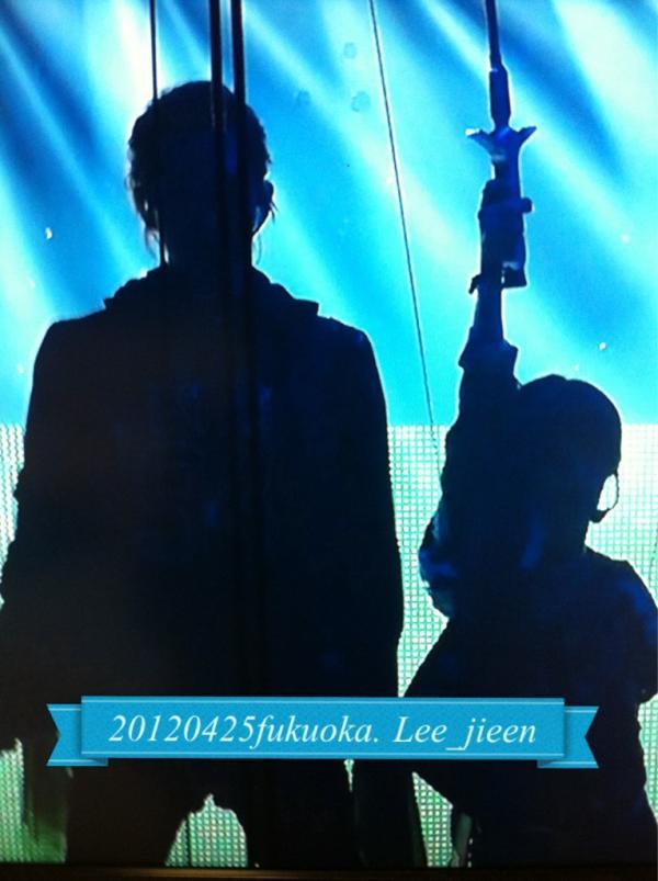 120425 Onew @ 'SHINee World 2012' Japan Arena Tour in Fukuoka Tumblr_m3382aSgWH1r8fs1io1_1280