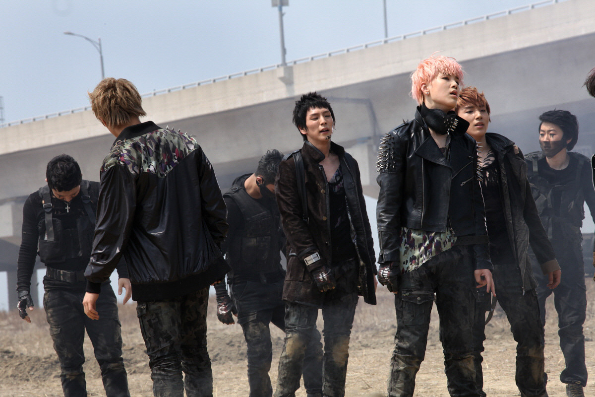 Power Backstage MV + Album  Tumblr_m34yhhn2xV1rnkj5ho1_1280