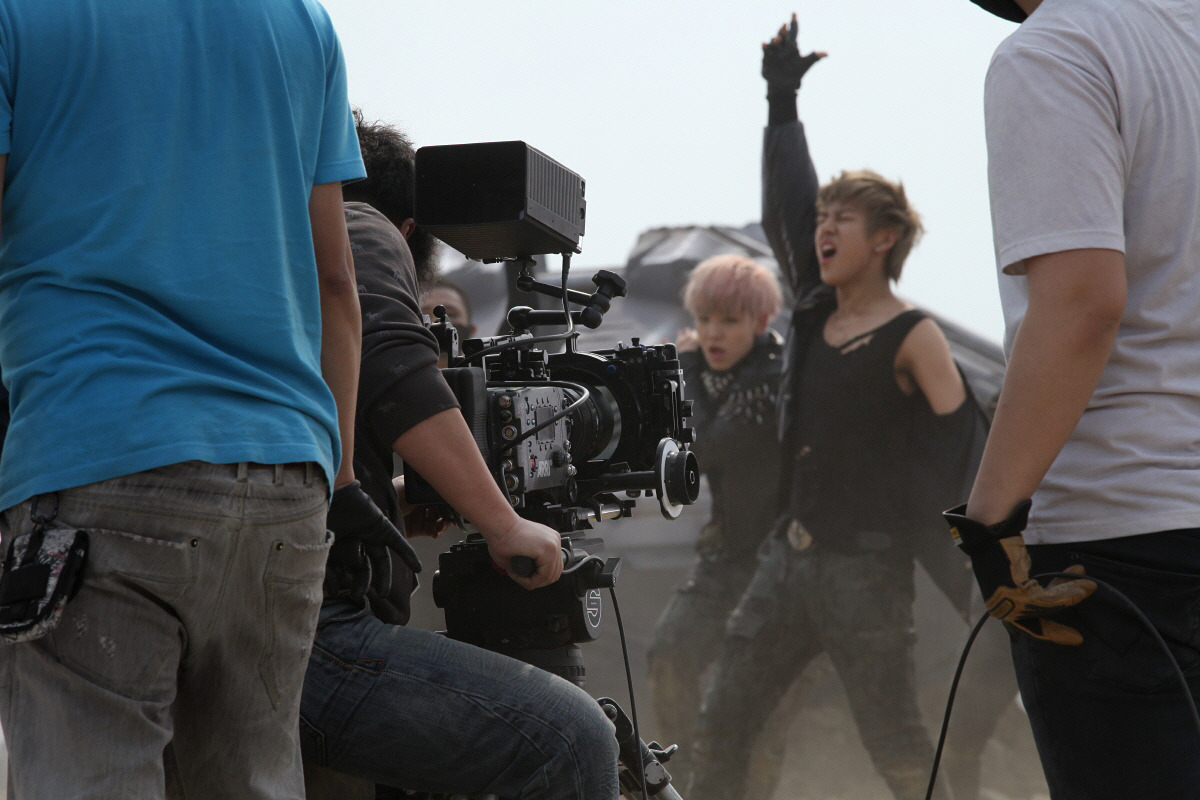 Power Backstage MV + Album  Tumblr_m34yjrHuwB1rnkj5ho1_1280