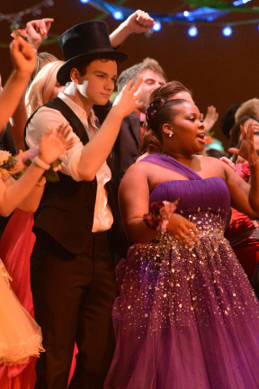 [Glee] Saison 3 - Episode 19 - Prom-A-Saurus Tumblr_m3cxs7eicI1r6nrbwo5_400