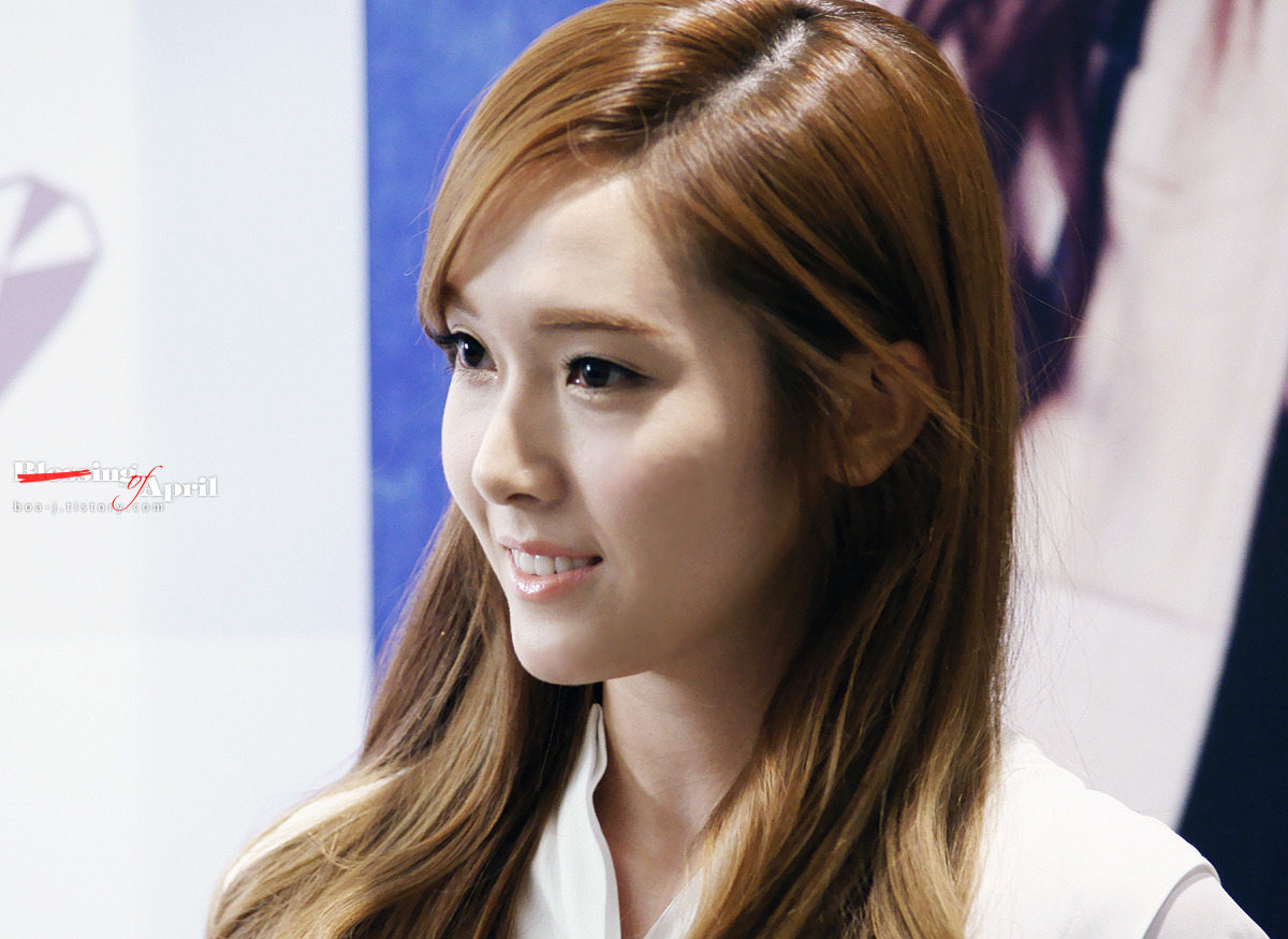 [PICS][[4-5-2012] SNSD's Jessica trong sự kiện kí tặng Coming Step Tumblr_m3huymKPdb1qitdj1o1_1280