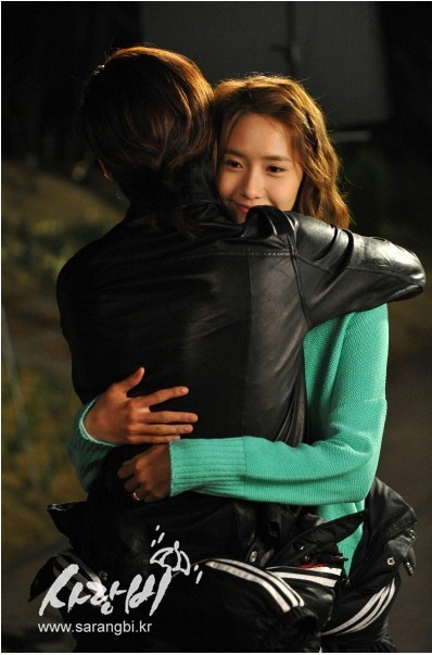 [OTHER][31-12-2011]YoonA tại trường quay của bộ phim " Love Rain " - Page 40 Tumblr_m3jt7pM5Z91qiknqko2_500