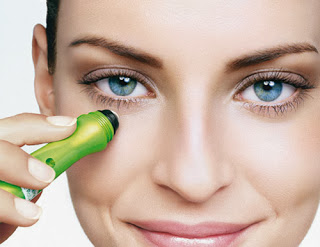 أسرع طريقه لاخفاء الهالات السوداء La-mejor-solucion-contra-las-ojeras