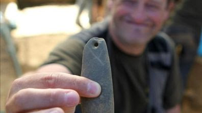 Un pendentif âgé de 25000 ans découvert en Espagne  Pendentif_espagne_25000_ans