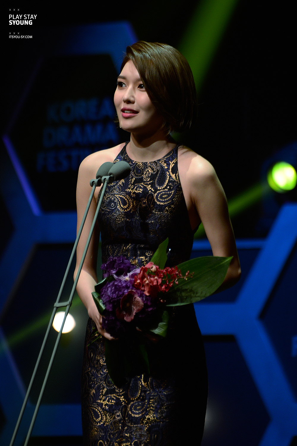 [PIC][09-10-2015]SooYoung đảm nhận vai trò MC cho "2015 Korea Drama Awards" + Nhận giải "Female Excellence Award" vào hôm nay 0210_44