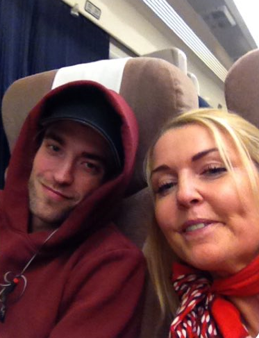 8 Noviembre - Nueva Foto Fan de Rob camino a Leeds!!!! (4 Noviembre ) Rplifenn