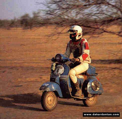 Vespas en el Paris Dakar 2138