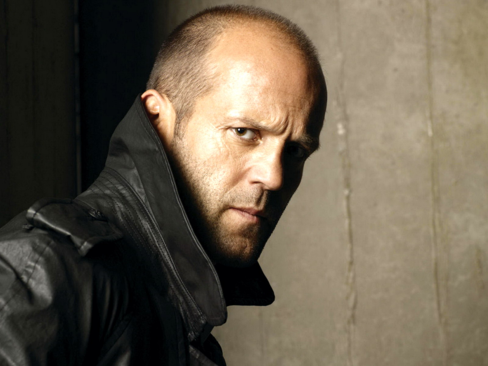 Novo ator é contratado para filme de Hitman, depois da morte de Paul Walker [Mais do elenco e primeira imagem dos bastidores] Jason-statham