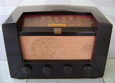 RCA Victor Model 8R71 tube radio (sold) Rca%2Bvictor%2B8r71%2Bfront