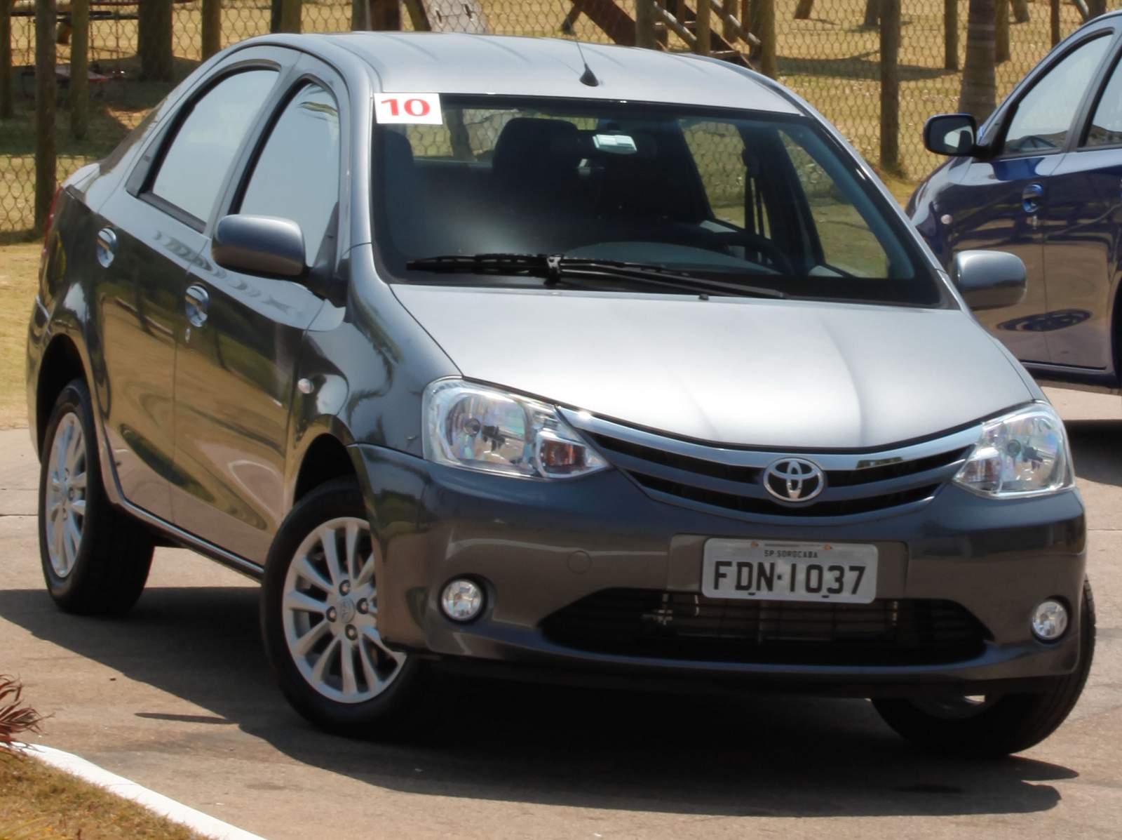 Toyota Etios nacional - Página 13 Toyota-Etios-2013-sedan