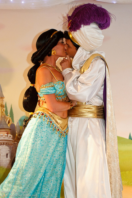 Photos avec les Personnages Disney - Page 8 Tumblr_loafq7gX4W1qi0p4eo1_500