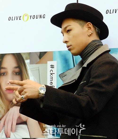 [28/10/14][Vid/Pho] Fan meeting của taeYang cho CK One ở Seoul Taeyang-ck-one-hongdae_081