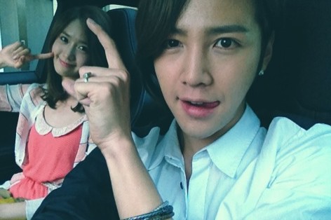 [CAP] Nueva selca de Yoona & jang geun suk 120519yoona