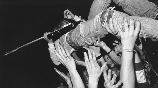 photography in music Stage_diving_crowd_surfing