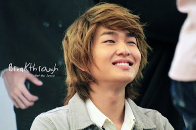 [News] Onew atualiza seu me2day com uma mensagem feliz! Shinee-onew