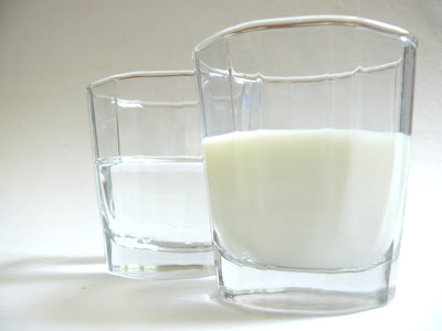 المجاعة والماء Water_milk_021