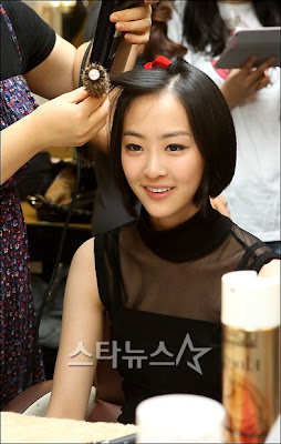 [11.08]SISTAR au M!Countdown [Photos] 20110811_sistar_backstage_6