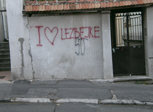 Beogradski grafiti i poruke komšijama - Page 2 I-love-lezbejke
