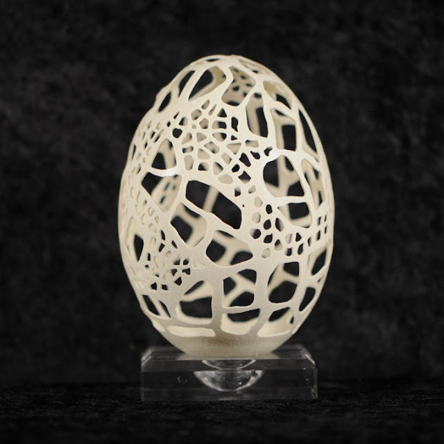 intricate egg art  அற்புதமான கடினமான வடிவமைப்பு Intricate-egg-art-carvings-brian-baity-10