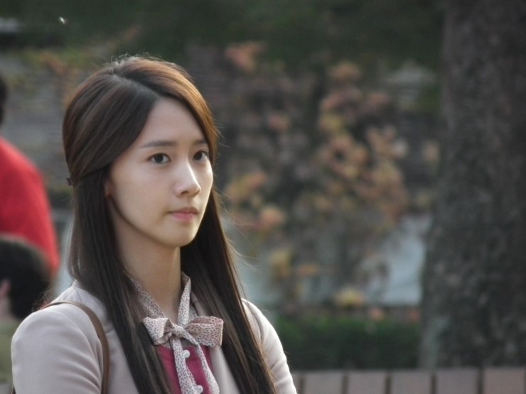 Yoona "Love Rain" [fotos] 111208loverain2