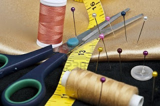 المقص والإبرة 9346111-thread-scissors-and-needle-group