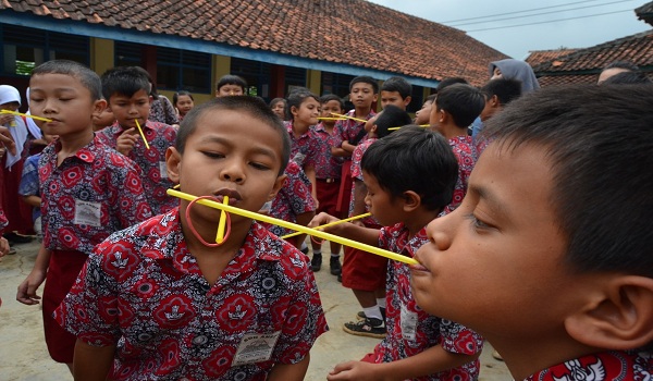 21 Jenis Lomba 17 Agustus-an Paling Unik, Lucu, dan Gokil Lomba%2BPindahin%2BKaret