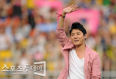 (Fotos) Junsu en " Big Bird Day"  3