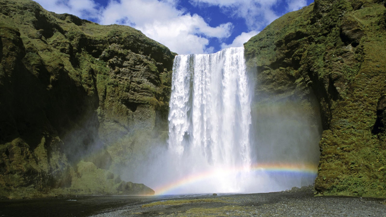 Vodopád sirén Skogafoss_waterfall_iceland