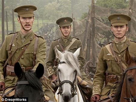 Tom Hiddleston egyéb filmjei - Page 38 War-horse1