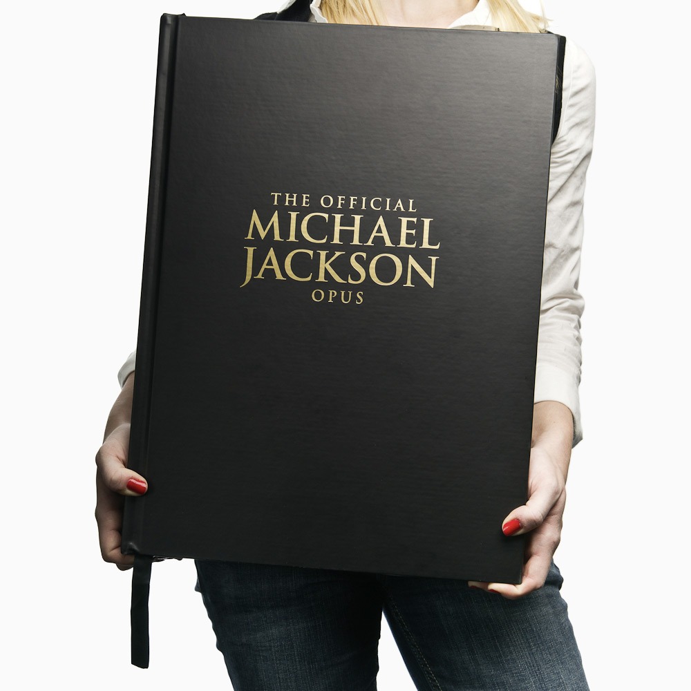 Fotos e trechos do Livro "The Official Michael Jackson Opus" 2d0400bd2850e960c817bd4bbc7f1022