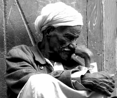 عبر عن شعوركـ بصورة .. - صفحة 11 Old_man