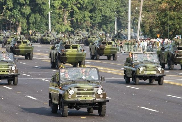 Fuerzas Armadas de Cuba Cuba_Military_parade_50th_anniversary_of_the_Bay_of_Pigs_Cuban_army_April_16_2011_Havana_001