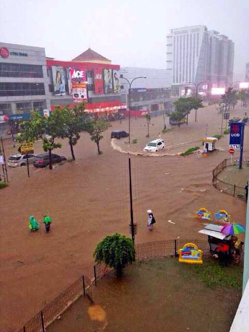 Indonésie : Violentes inondations à Jakarta Jakarta_inon