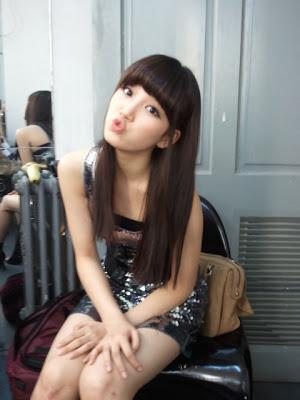 [12.08.2011]Qui veut embrasser Suzy (Miss A)? 20110812_suzy_kiss_0