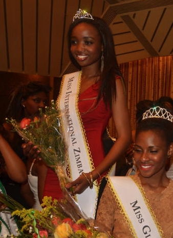 Michelle Munyanduki was crowned Miss International Zimbabwe 2013 Iintlzimb