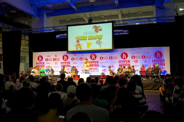 Veja mais de vinte imagens oficiais do animado estande da Nintendo no evento londrino HYPER JAPAN 2014 10551061_930270640336080_4943545030524572856_n