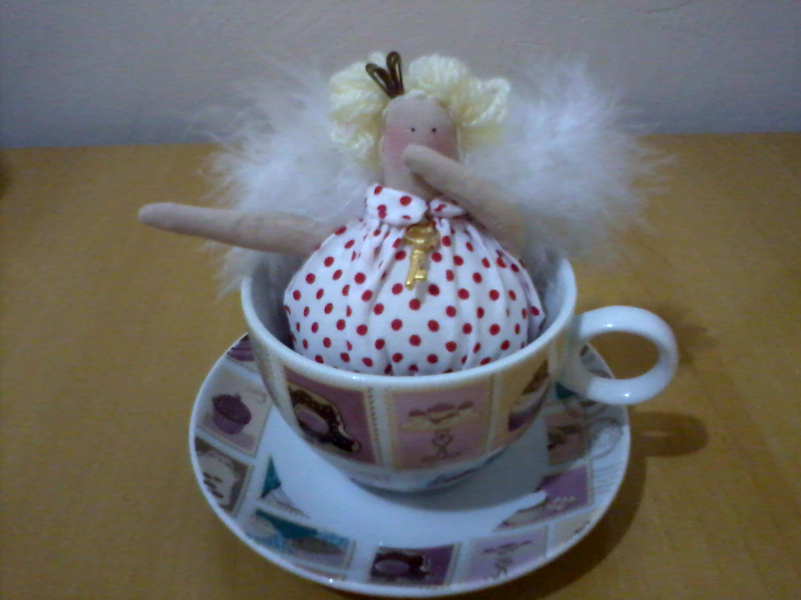 TILDA EN TAZA  P11-12-12_19.21%5B1%5D