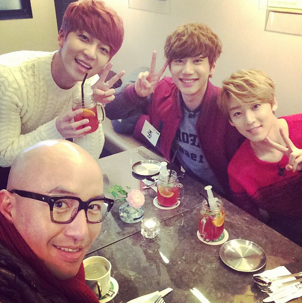 Tournage de Soohyun, Jun et Kevin avec Hong Seok-cheon  34