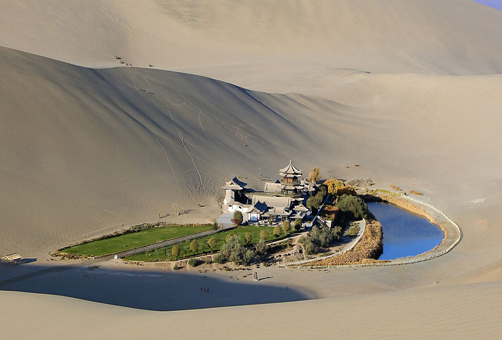 [Treino Privado] Hotaru Nara Crescent-lake-dunhuang