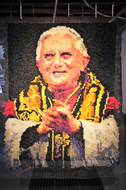 Controversia por retrato del papa Benedicto XVI hecho con condones Benedetto%252520cond